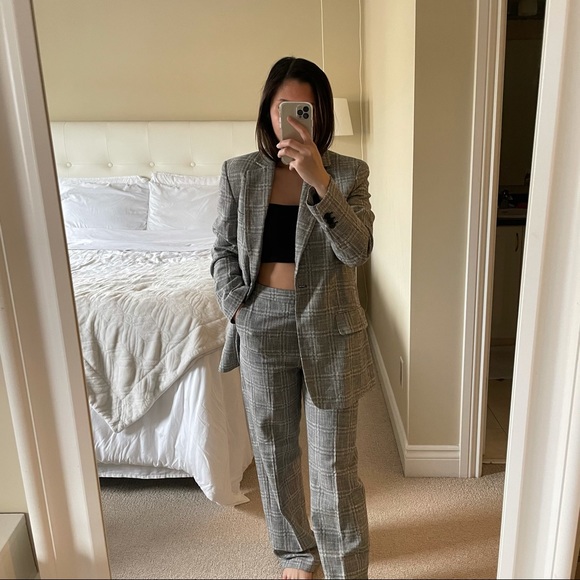 Zara Women’s Plaid Blazer and Pant suit set - Picture 3 of 5